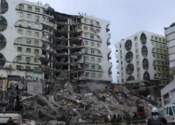 Diyarbakır’da 20 bina her an çökebilir!