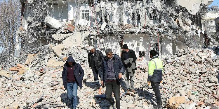Bakanlık açıkladı: 224 bin 923 bağımsız birimin acil yıkılması gerekiyor, ağır hasarlı ve yıkık Bakanlık açıkladı: 224 bin 923 bağımsız birimin acil yıkılması gerekiyor, ağır hasarlı ve yıkık