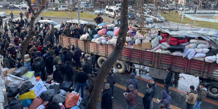 Batman’dan dayanışma TIR’ları yola çıktı Batman’dan dayanışma TIR’ları yola çıktı