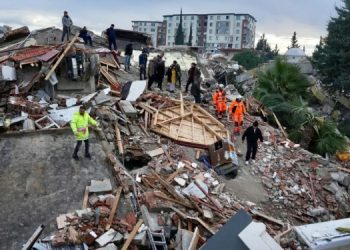 Bebeği kurtarmak için kolunu kestirdi, yaşamını yitirdi!