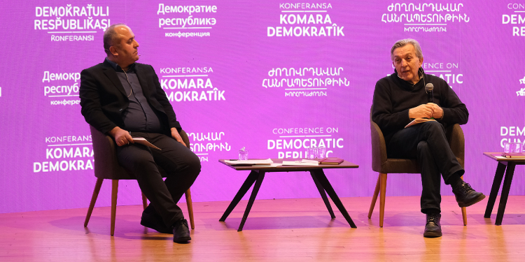 Bekir Ağırdır: Umut yorgunuyuz, zihni devrime ihtiyaç var Bekir Ağırdır: Umut yorgunuyuz, zihni devrime ihtiyaç var