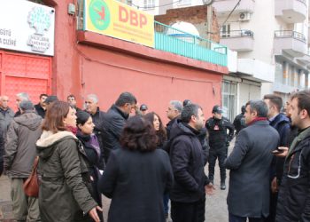 Botan’da depremzedeler için yardım çağrısına polis engeli