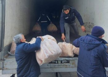 Botanlı kadınlar depremzedeler için 18 bin ekmek pişirdi