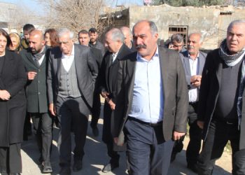 Buldan depremzedeleri ziyaret etti