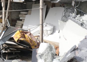 Büyükçekmece’de “imarsız” bina yıkımına yurttaşlar tepkili