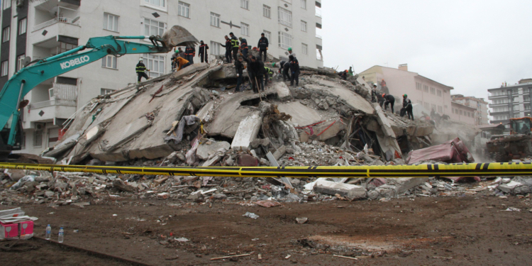 TMMOB’dan deprem raporu: Arama kurtarma çalışmaları yetersiz TMMOB’dan deprem raporu: Arama kurtarma çalışmaları yetersiz
