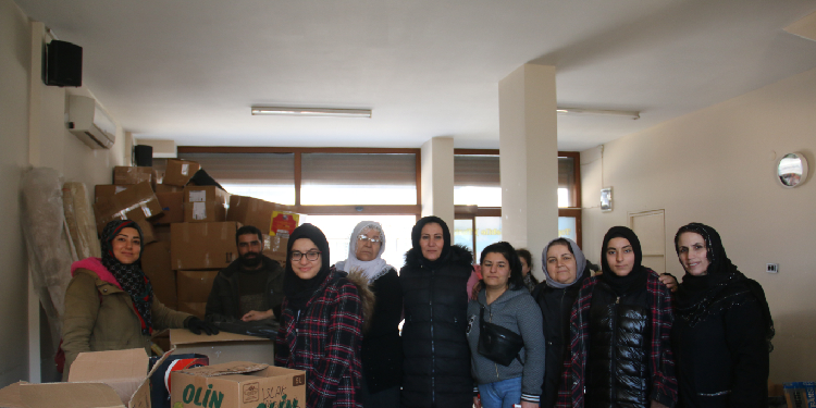 Deprem gönüllüleri: Yeniden inşa için dayanışmayı büyütelim Deprem gönüllüleri: Yeniden inşa için dayanışmayı büyütelim
