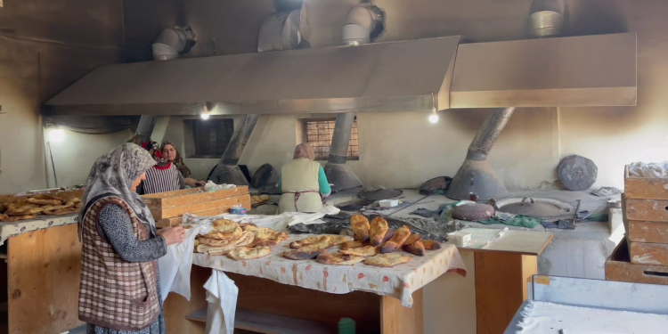 Depremin yaraları dayanışmayla sarılıyor Depremin yaraları dayanışmayla sarılıyor