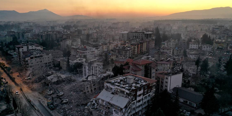 Depremlerde yaşamını yitirenlerin sayısı 44 bin 374’e yükseldi Depremlerde yaşamını yitirenlerin sayısı 44 bin 374’e yükseldi