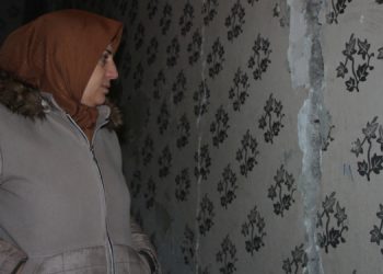 Depremzedeler hasar tespiti yapılamayan evlerine gönderiliyor