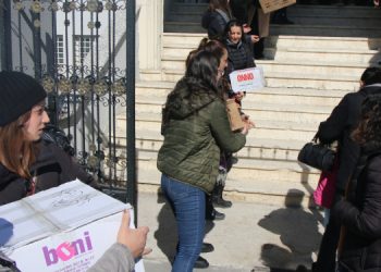 Depremzedeler için çağrı: Ped, çamaşır, mama ve beze ihtiyaç var