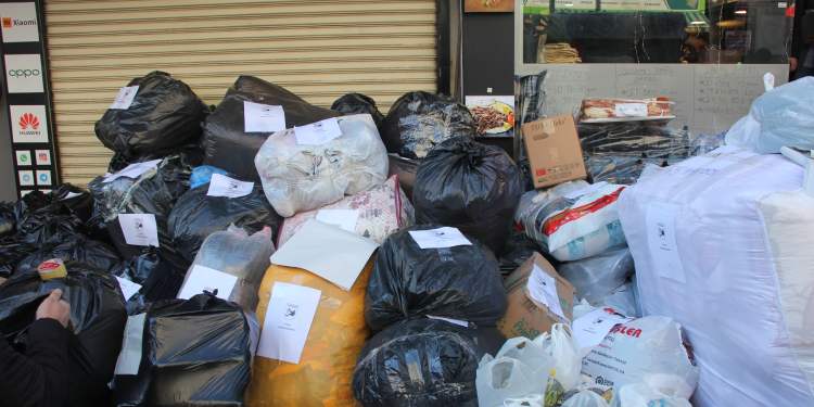 Döner dükkanını depremzedelere açtı: Dayanışma zamanı Döner dükkanını depremzedelere açtı: Dayanışma zamanı