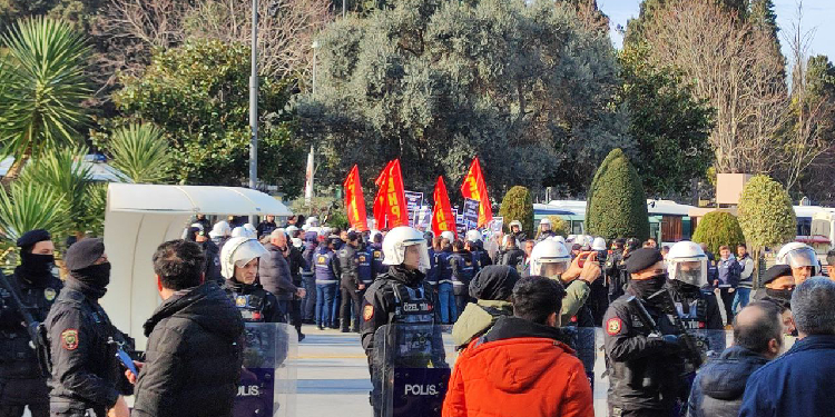 EHP Genel Başkanı Öztürk ve partililer serbest bırakıldı EHP Genel Başkanı Öztürk ve partililer serbest bırakıldı