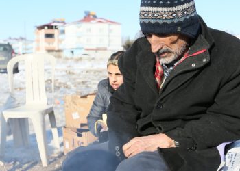 Elbistan’ın çığlığı: Cenazelerimizi enkazdan çıkarın artık!