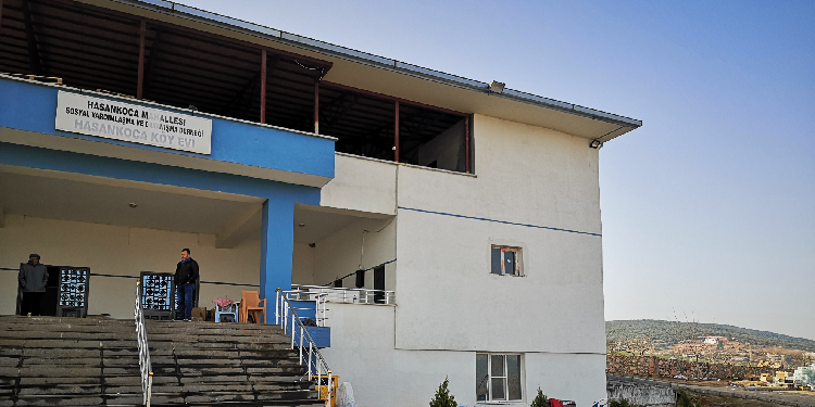 Kayyım yardımları dağıtmadı, AFAD deposuna taşıdı Kayyım yardımları dağıtmadı, AFAD deposuna taşıdı