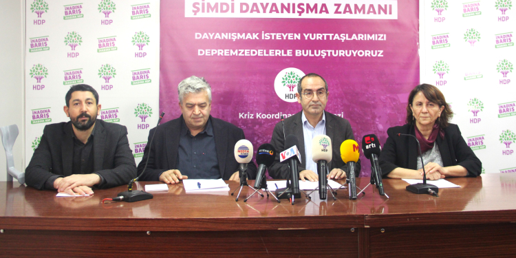 HDP 2 bin kişilik gönüllü ve 8 heyetle deprem bölgesinde HDP 2 bin kişilik gönüllü ve 8 heyetle deprem bölgesinde