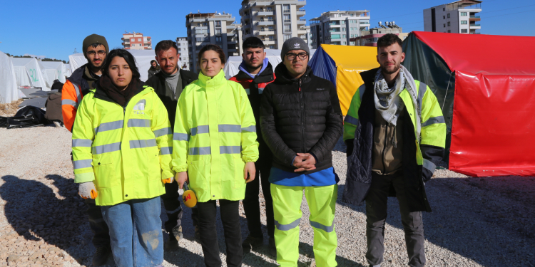 HDP’li gençler deprem bölgesine çağırdı: Halkın bize ihtiyacı var HDP’li gençler deprem bölgesine çağırdı: Halkın bize ihtiyacı var