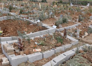 İskenderun’da cenazelerin kimlik tespit işlemleri sürüyor