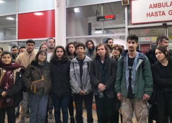 İzmir’de gözaltına alınan 22 öğrenci serbest