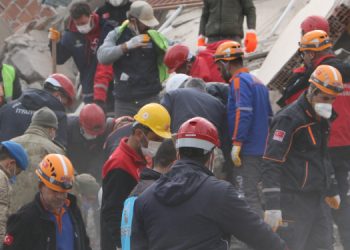 Malatya’daki enkazlarda en az 3 kişi var