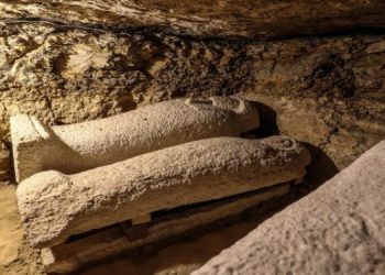 Mısır’da 22 antik mezar bulundu