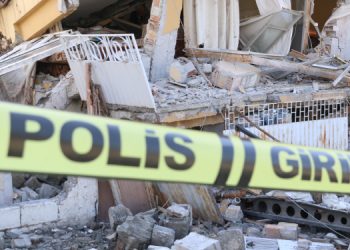 Enkazdan 162 çocuk çıkarıldı