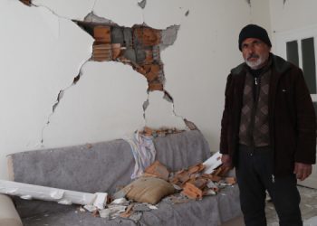 Taşıyıcı kolonları patlayan eve “az hasarlı” raporu verildi