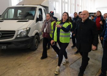 Tunç Soyer deprem bölgesini anlattı: Devlet yok, halk yalnız