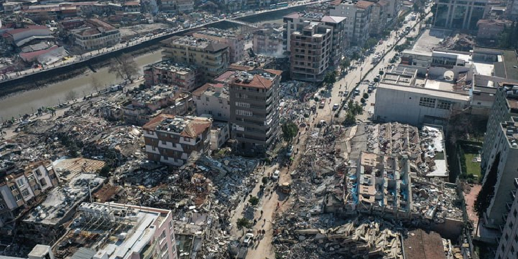TÜRKONFED deprem raporu: 72 bin 663 can kaybı, 84 milyar dolar hasar TÜRKONFED deprem raporu: 72 bin 663 can kaybı, 84 milyar dolar hasar