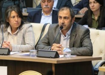 Van’da HDP’li meclis üyesi görevine iade edildi