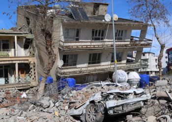 Deprem bölgesi için Bakan Kurum’dan uyarı: Eşya almak için evlere kesinlikle girmeyin