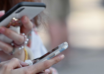 Cep telefonlarına büyük zam geliyor