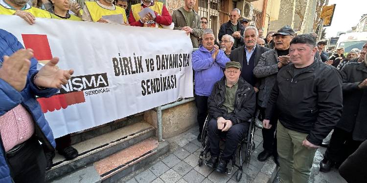 Sağlık Bakanlığı’nın yer değişikliği kararına tepki Sağlık Bakanlığı’nın yer değişikliği kararına tepki