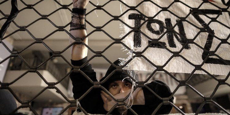 Protestoların sürdüğü Yunanistan’da işçi sendikaları greve hazırlanıyor Protestoların sürdüğü Yunanistan’da işçi sendikaları greve hazırlanıyor