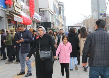 Vanlılar Ramazan alışverişi yapamadı