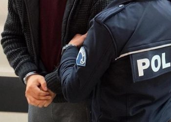 İzmir’de 6 genç tutuklandı