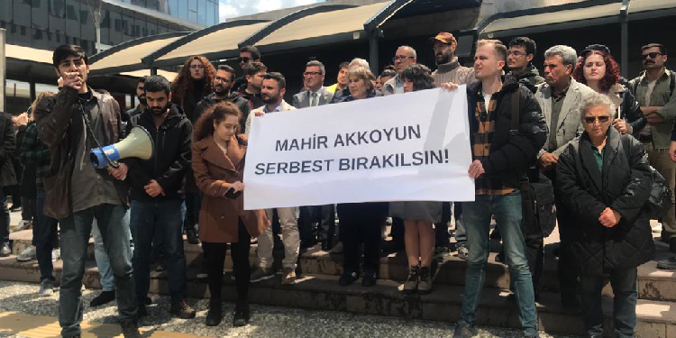 Gözaltına alınan Akkoyun’a destek: Zamları eleştirmek suç değil Gözaltına alınan Akkoyun’a destek: Zamları eleştirmek suç değil