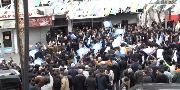 Şemdinli’de seçim bürosu açılışında “özgürlük” vurgusu Şemdinli’de seçim bürosu açılışında “özgürlük” vurgusu
