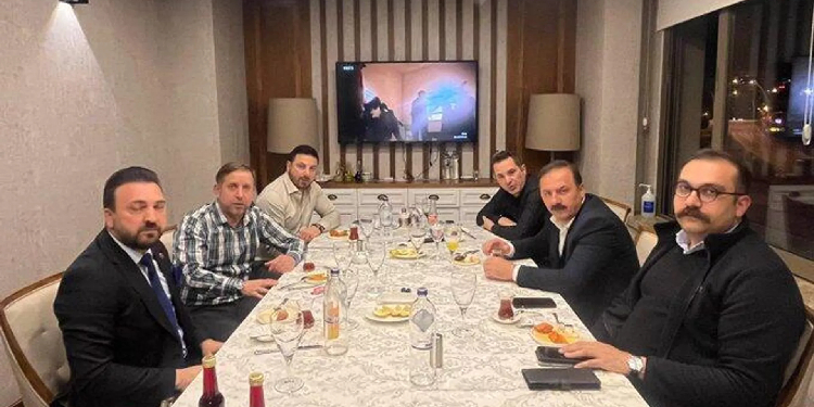 İYİ Parti’den istifa eden Ağıralioğlu, Yeniden Refah Partisi Genel Başkan Danışmanı ile buluştu İYİ Parti’den istifa eden Ağıralioğlu, Yeniden Refah Partisi Genel Başkan Danışmanı ile buluştu
