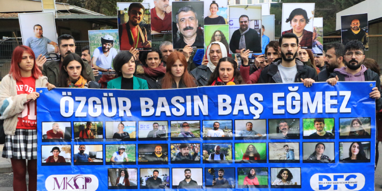 PEN’den 15 gazeteci için çağrı: Derhal serbest bırakılsınlar PEN’den 15 gazeteci için çağrı: Derhal serbest bırakılsınlar