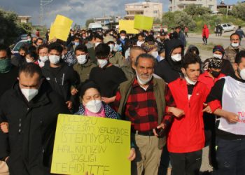 Samandağ’da deprem molozlarına karşı “Yaşam Nöbeti” devam ediyor