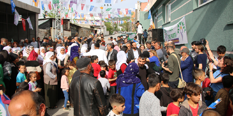 Yeşil Sol Parti Hatay’da çalmadık kapı bırakmıyor Yeşil Sol Parti Hatay’da çalmadık kapı bırakmıyor