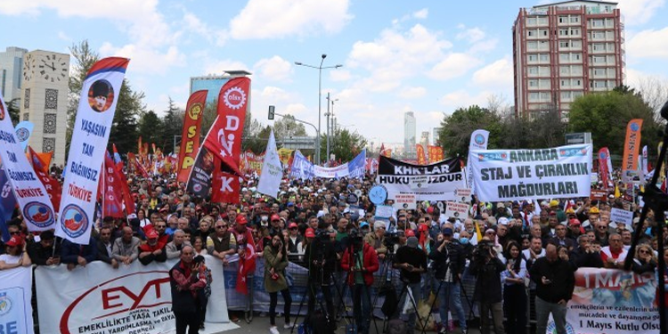 Emekçiler Tandoğan Meydanı’nda: Faşizme karşı omuz omuza Emekçiler Tandoğan Meydanı’nda: Faşizme karşı omuz omuza