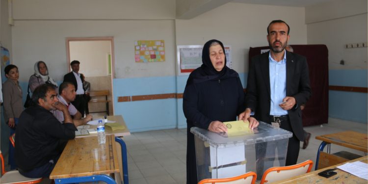 Emine Şenyaşar oy kullandı: Değişim olacak
