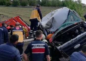 Tarım işçilerini taşıyan araç kaza yaptı: 1 ölü