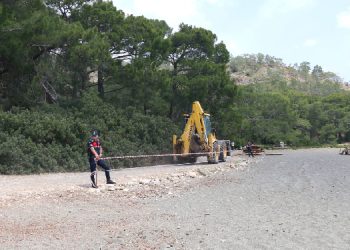 Phaselis’te mahkeme kararına rağmen talan sürüyor