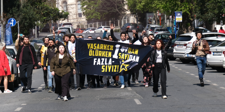Taksim için direniş: Gazeteci Kuray ile birlikte 39 gözaltı Taksim için direniş: Gazeteci Kuray ile birlikte 39 gözaltı