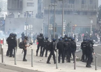 Fransa’da eylemler nedeniyle sokağa çıkma yasağı