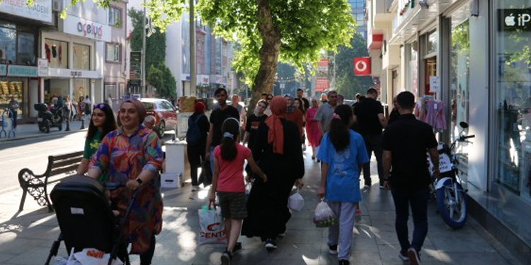 Kriz bayram alışverişini de vurdu Kriz bayram alışverişini de vurdu