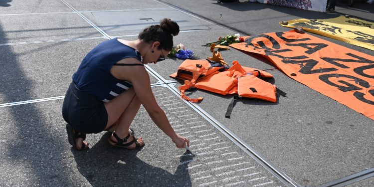 Luzern’de mülteciler için eylem: Avrupa sınırlarını yıkın